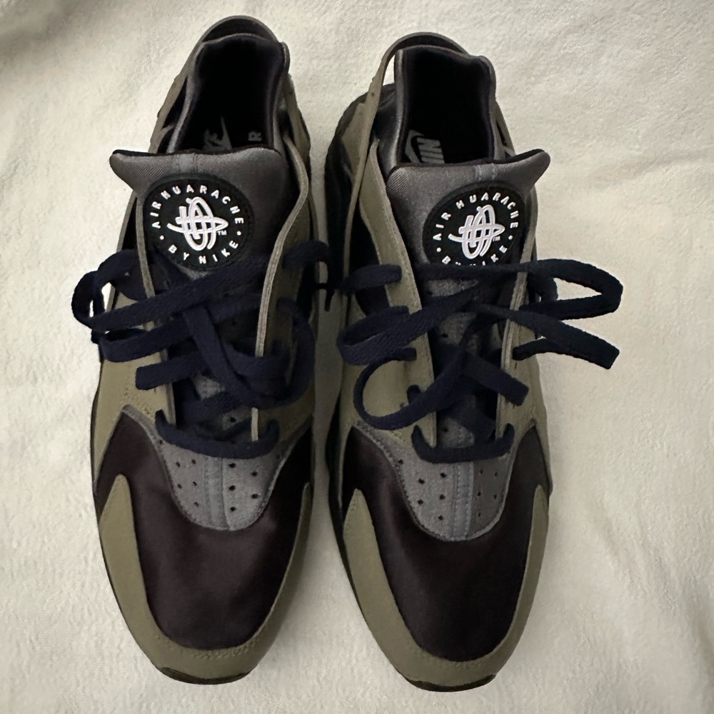 Nike Men’s Air Hurrache (Custom Color Design) Size 12